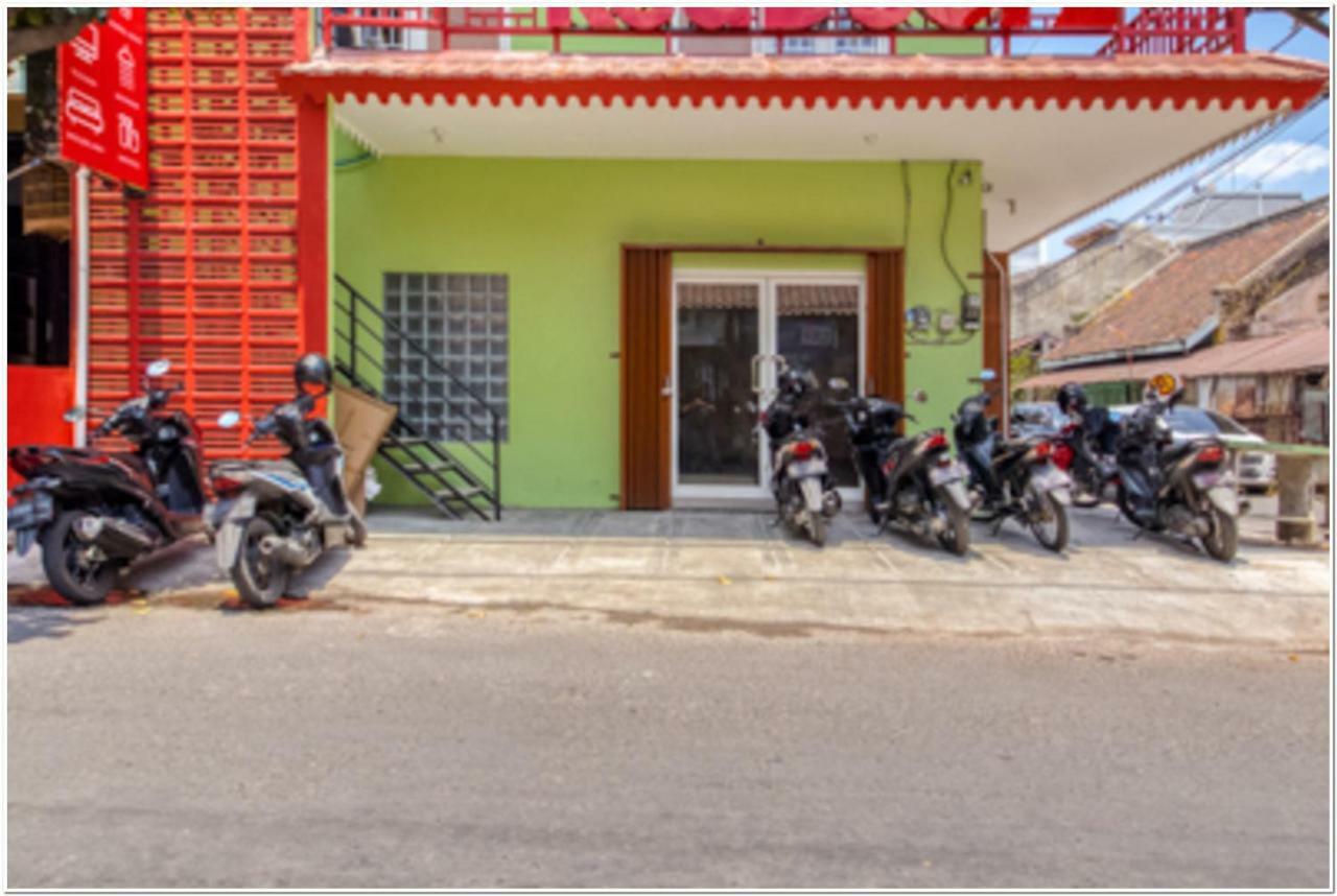 Reddoorz Near Ramai Mall Malioboro 요그야카르타 외부 사진
