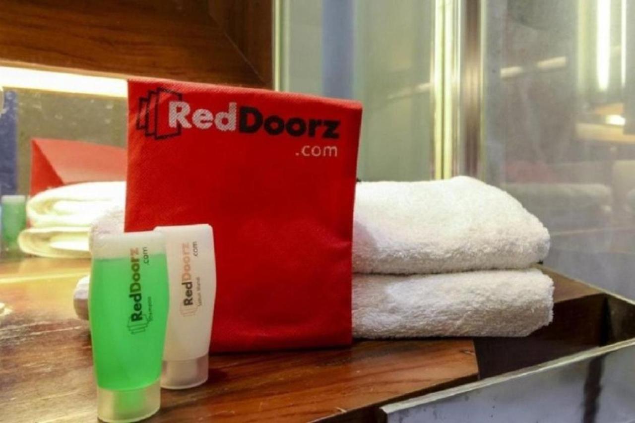 Reddoorz Near Ramai Mall Malioboro 요그야카르타 외부 사진